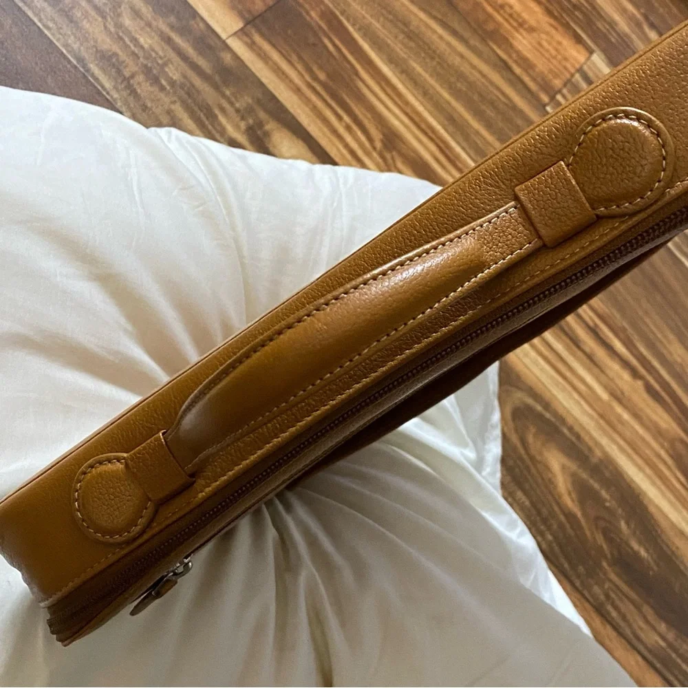 Levenger • Pebble Leather Laptop Case